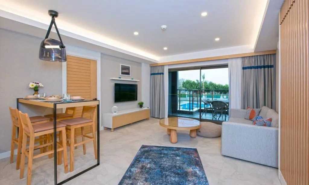 SUITE DELUXE POOL VIEW Room, A Suite Side, Antalya