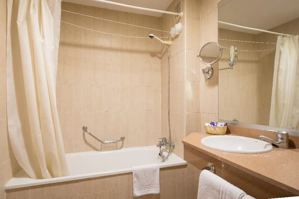 TRIPLE POOL VIEW Room, htop Royal Star, Costa Brava