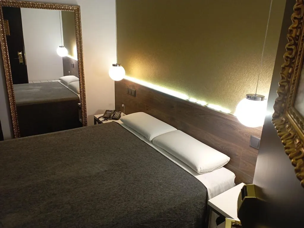 Room, Moderno, Barcelona