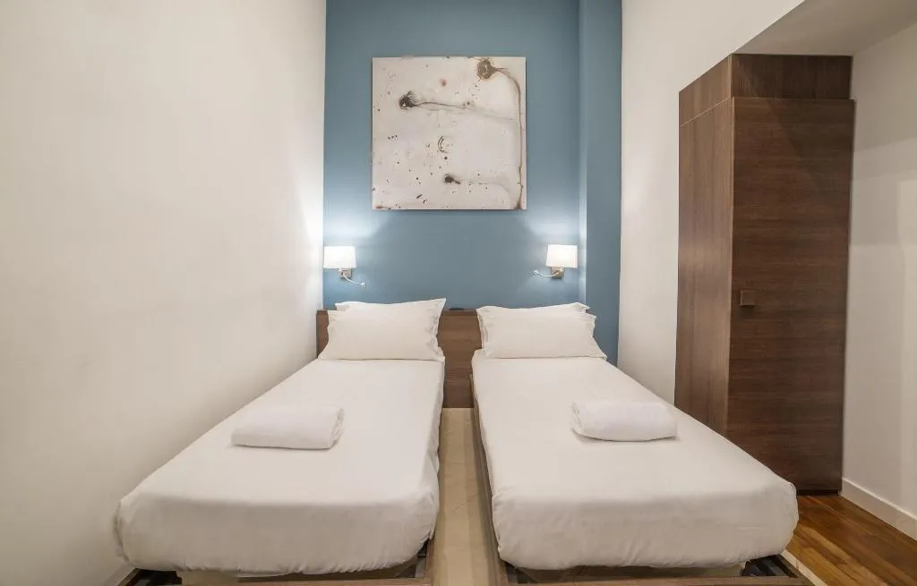 Room, Bed & Breakfast Chiaia 32, Naples