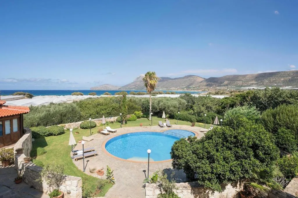 Room, Petritos Rooms And Studios, Crete