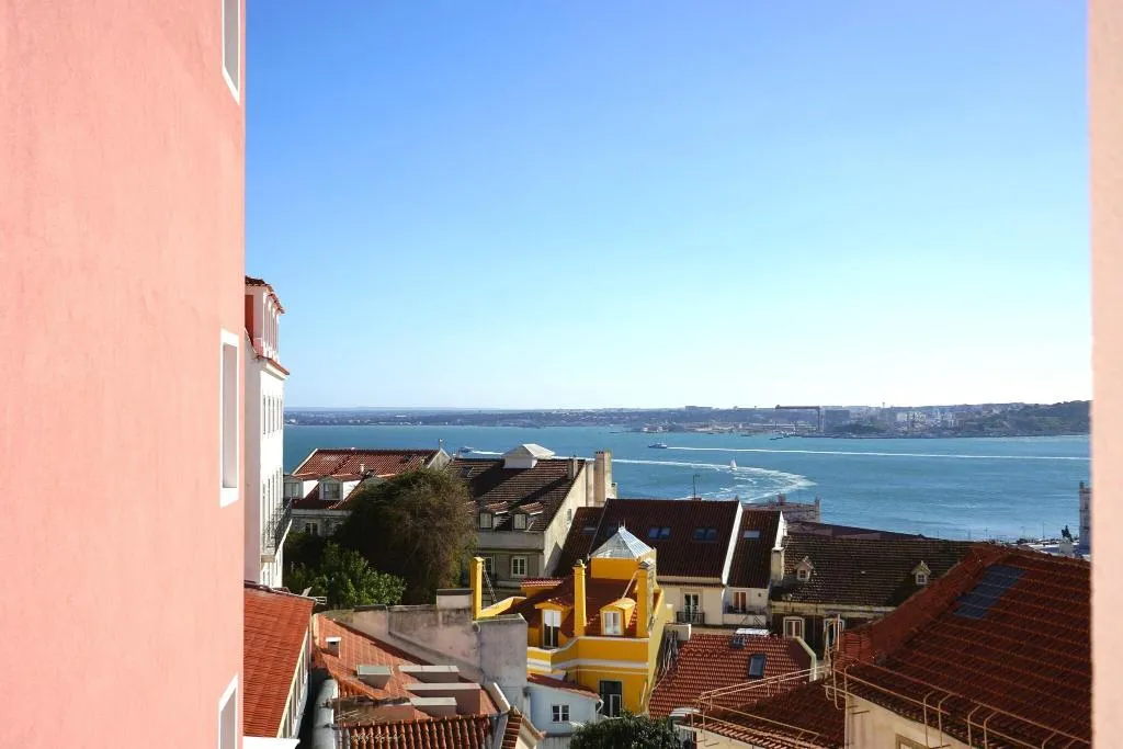 Room, Solar Dos Mouros, Lisbon