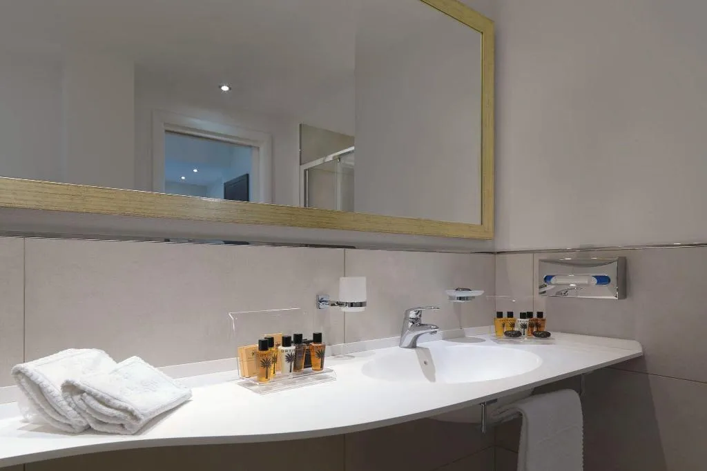 TWIN DELUXE Room, Windsor, Milan