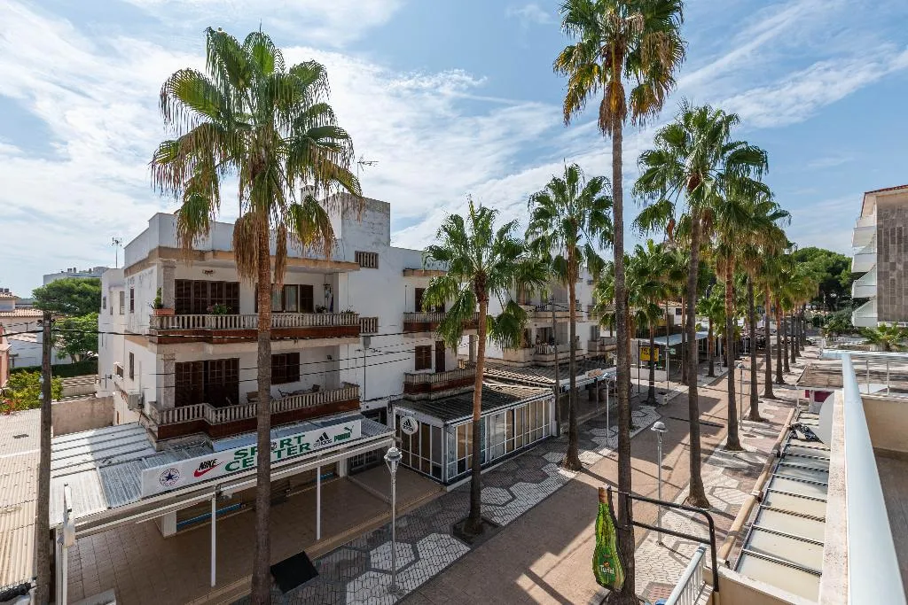 APARTMENT TWO BEDROOMS WITH TERRACE Room, Acapulco Apartments, Majorca