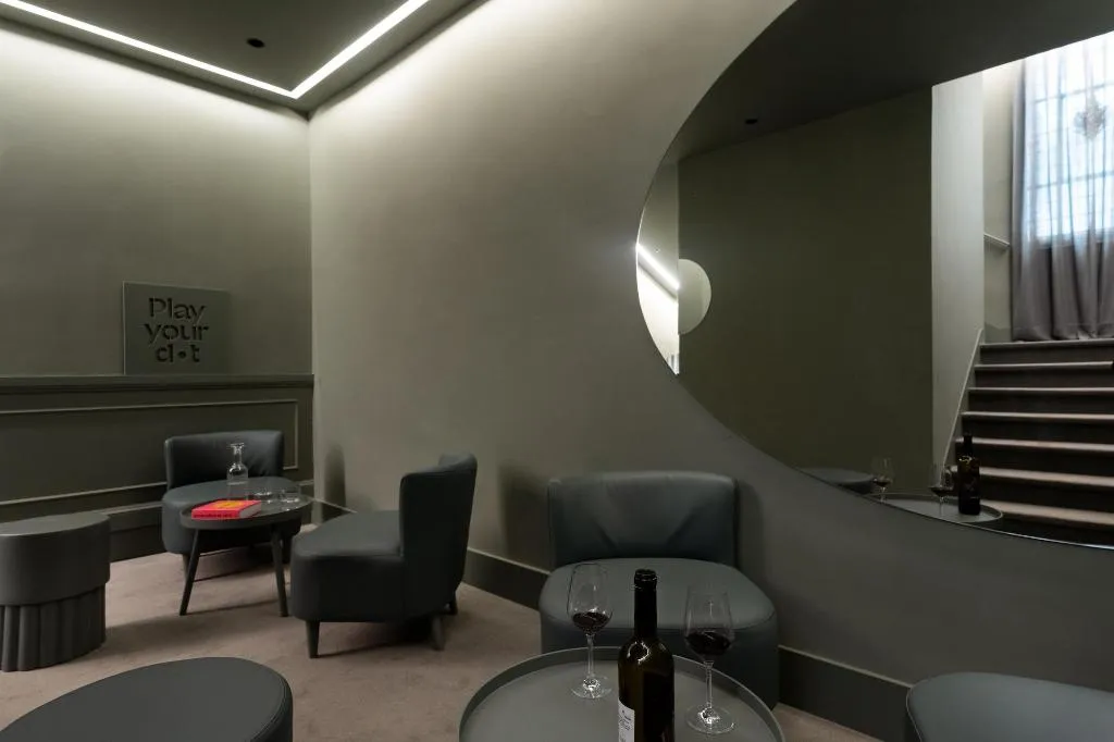 Room, Chic & Basic Dot, Madrid