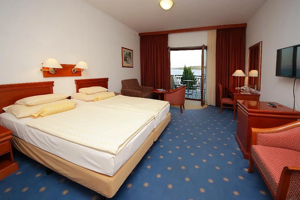 DOUBLE SUPERIOR SEA VIEW Room, Villa Radin, Split