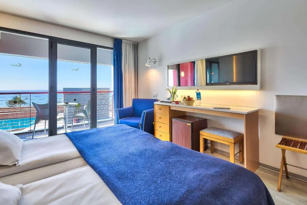 Room, The Views Monumental, Madeira