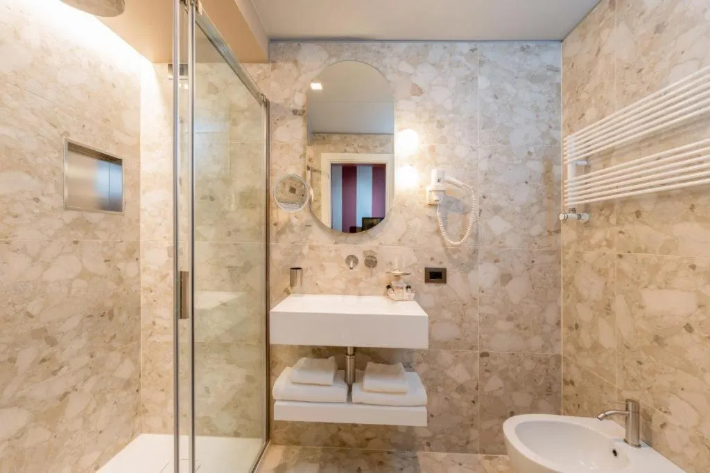Double or Twin SUPERIOR Room, Tiziano, Venice