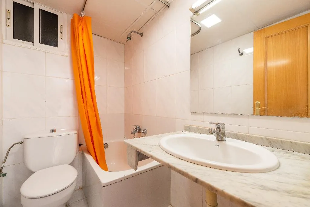 APARTMENT CAPACITY 8 THREE BEDROOMS Room, Los Peces, Costa Dorada