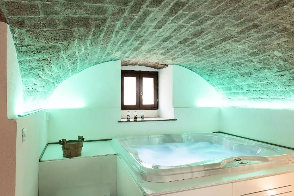 Sports and Entertainment, Albergo Il Rientro, Perugia