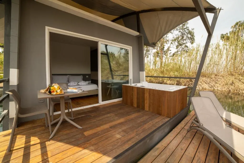 LODGE WITH JACUZZI Room, Nabi Resort Glamping & Spa, Naples