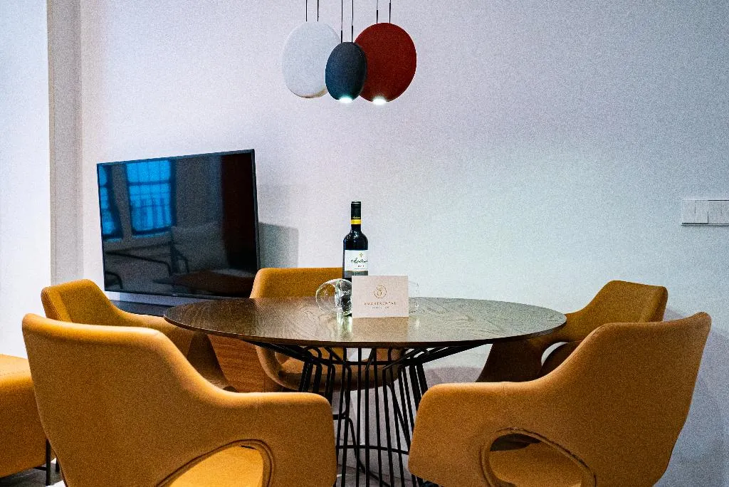 APARTMENT CAPACITY 7 TWO BEDROOMS Room, Smartrental Collection Gran Vía Centric, Madrid