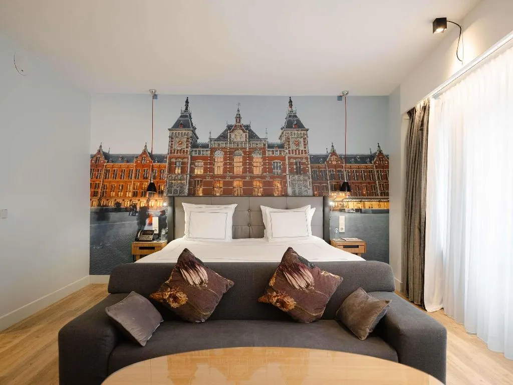 JUNIOR SUITE STANDARD Room, Swissotel Amsterdam, Amsterdam