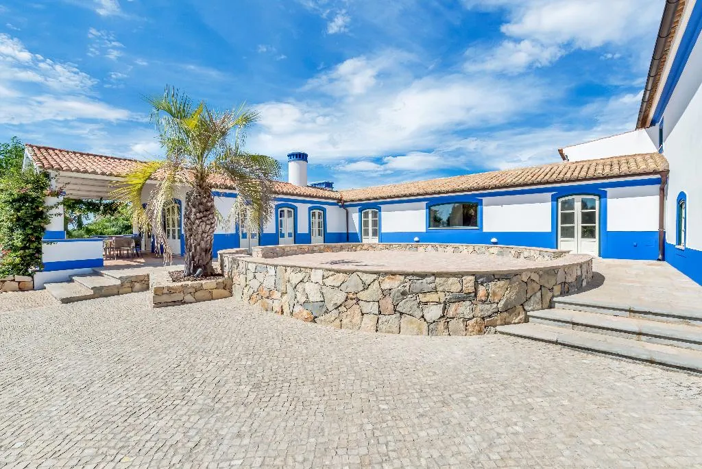 VILLA FIVE BEDROOMS WITH PRIVATE POOL Room, Shantivillas, Algarve