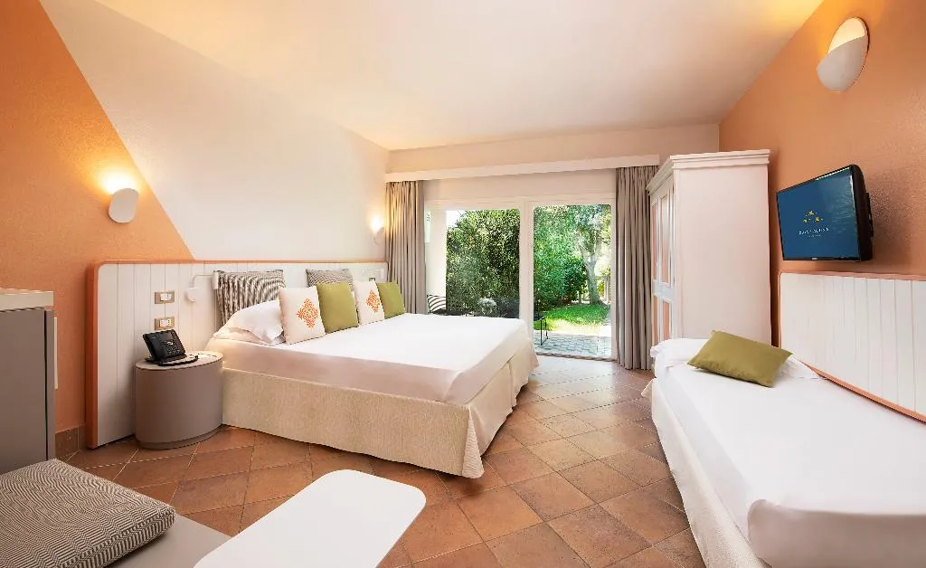 TRIPLE POOL VIEW Room, The Village Chia Laguna Sardinia, Cagliari