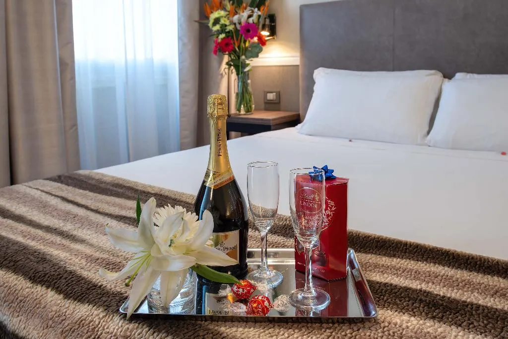 Double or Twin STANDARD Room, Fragrance St Peter Hotel, Rome