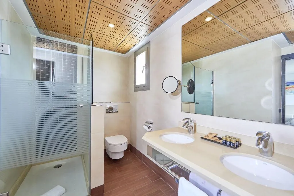 DOUBLE SUPERIOR WITH TERRACE Room, Playa Golf, Majorca