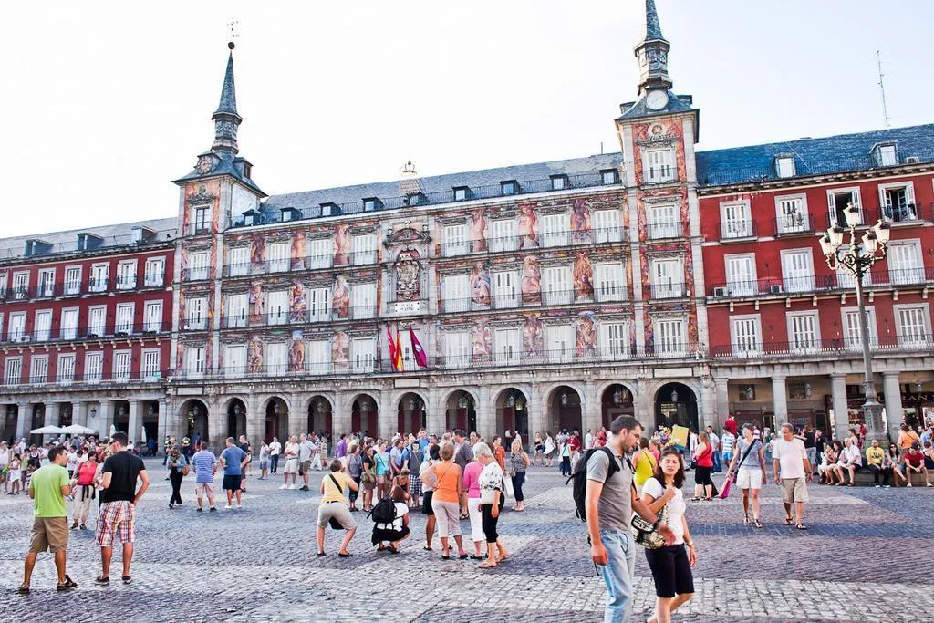 General view, La Casa De La Plaza, Madrid