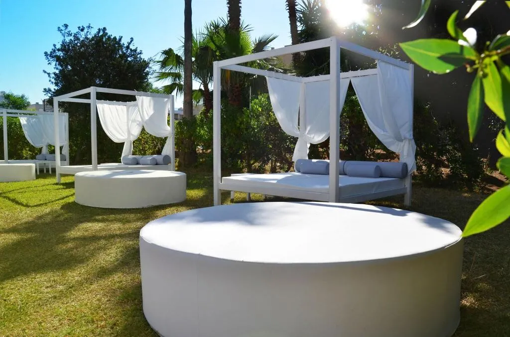 Terrace, Vibra Tivoli Apartamentos, Ibiza