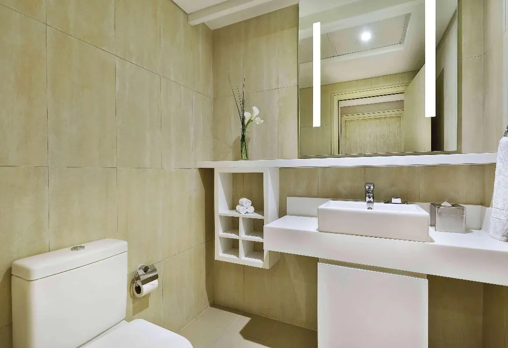 SUITE WITH BALCONY Room, DoubleTree by Hilton Dubai, Jumeirah Beach, Dubai