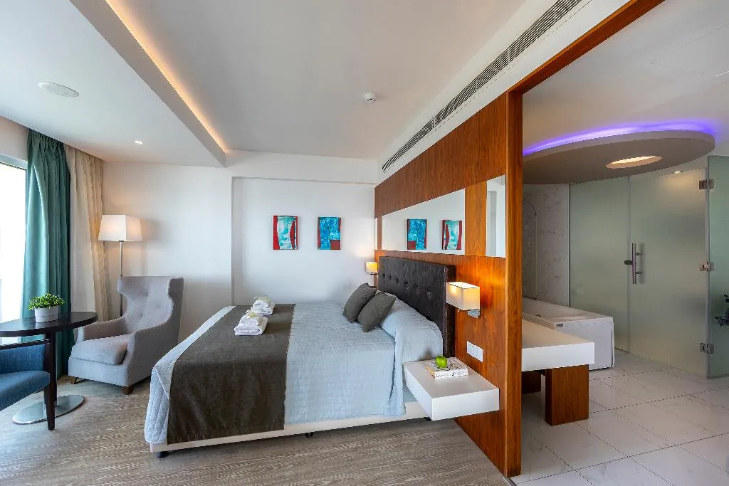 SUITE GRAND Room, Melissi Beach Hotel & Spa, Cyprus