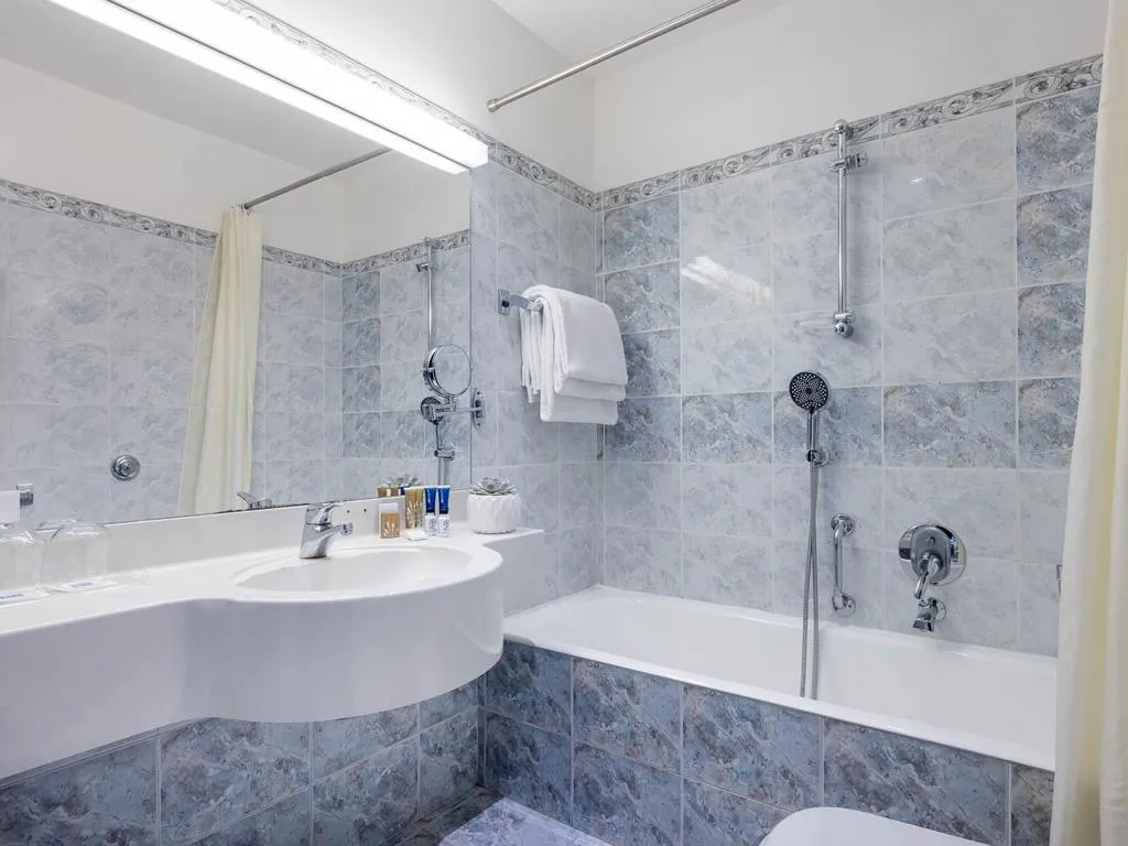 TRIPLE STANDARD Room, iH Hotels Milano Ambasciatori, Milan