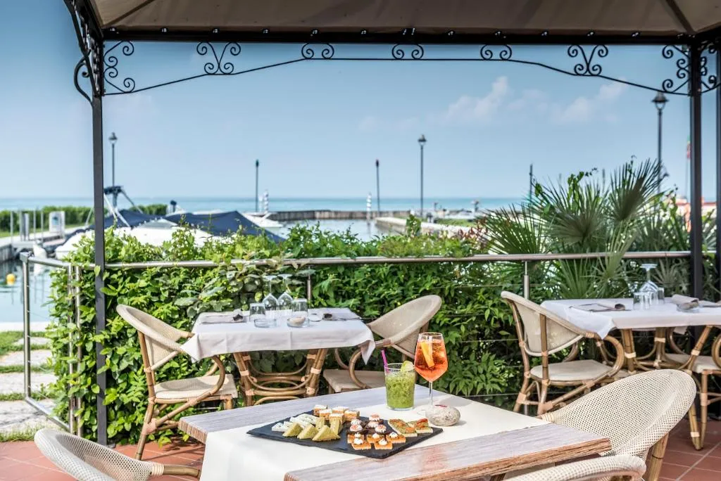 Restaurant, Yachting Hotel Mistral, Milan