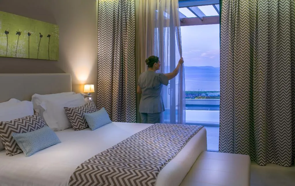 SUITE WITH PRIVATE POOL Room, Miraggio Thermal Spa Resort, Halkidiki