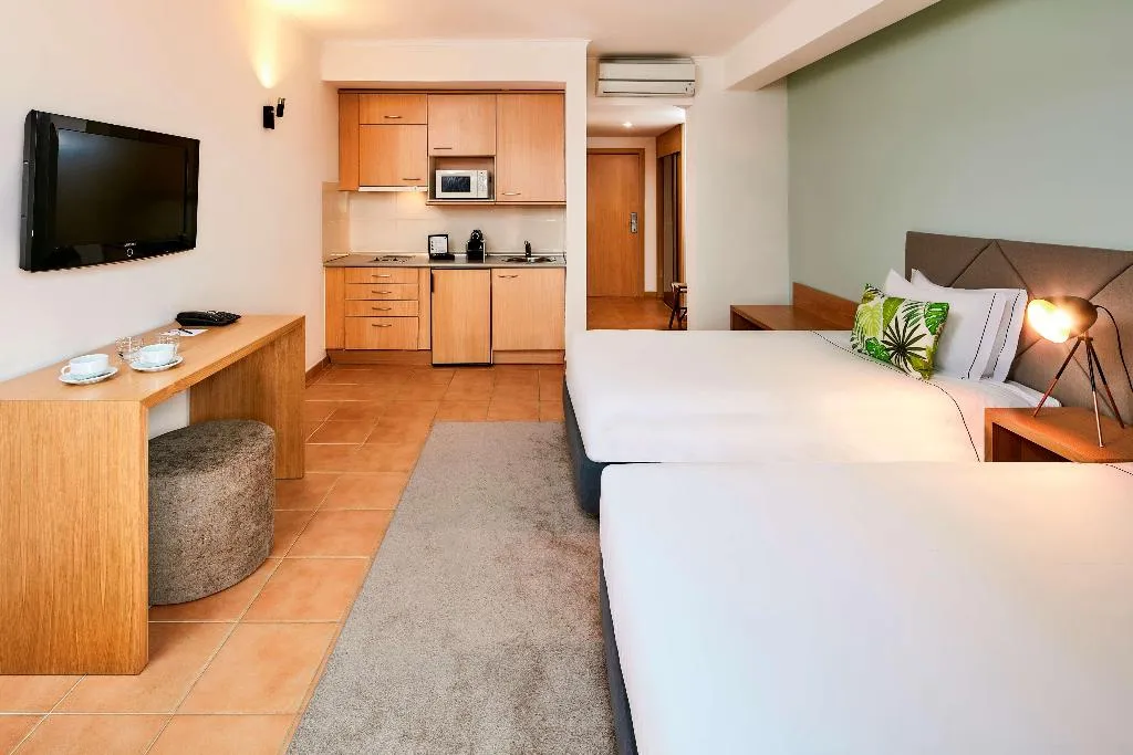 STUDIO WITH VIEWS Room, NH Marina Portimão Resort, Algarve