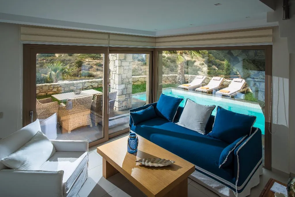 SUITE DELUXE WITH PRIVATE POOL Room, Diamond Village, Crete