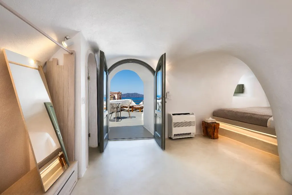 SUITE WITH JACUZZI Room, Athina Luxury Suites, Santorini