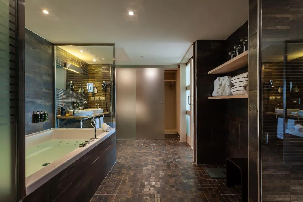 SUITE EXECUTIVE TWO BEDROOMS Room, Melia Sevilla, Seville
