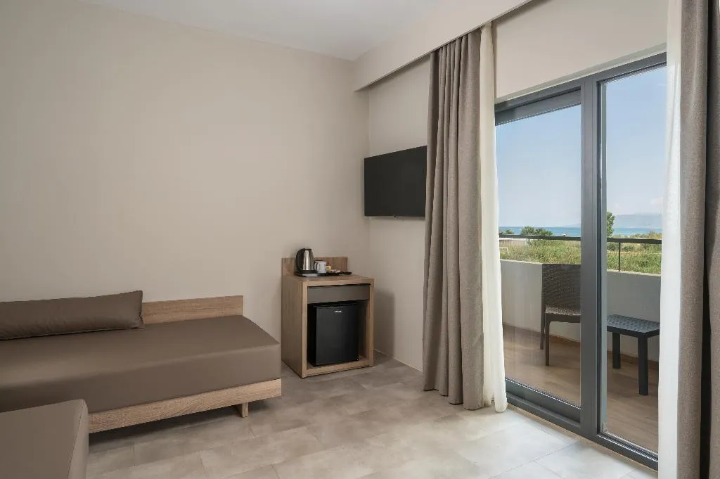 SUITE WITH JACUZZI Room, Mare Village Hotel, Crete