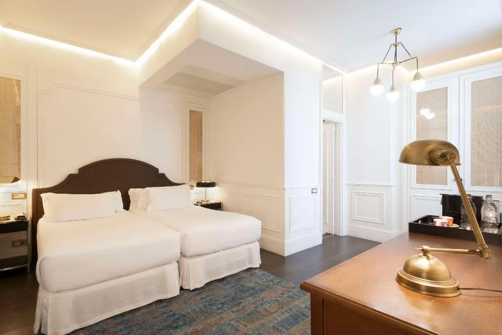 DOUBLE DELUXE WITH TERRACE Room, H10 Villa de la Reina, Madrid
