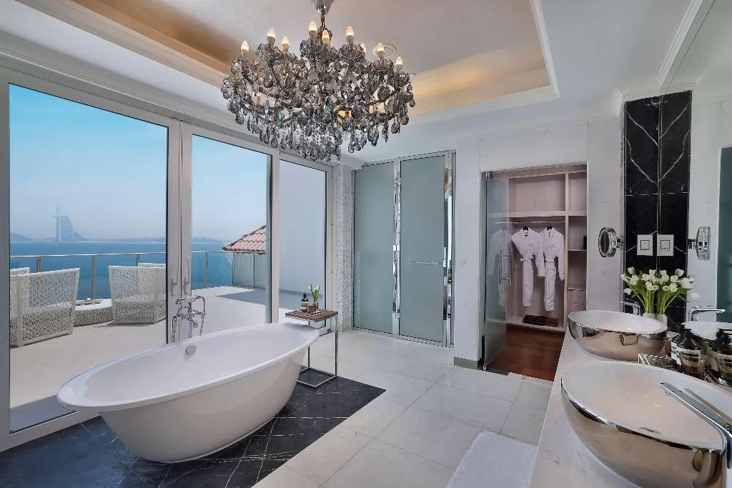 SUITE STANDARD Room, Waldorf Astoria Dubai Palm Jumeirah, Dubai