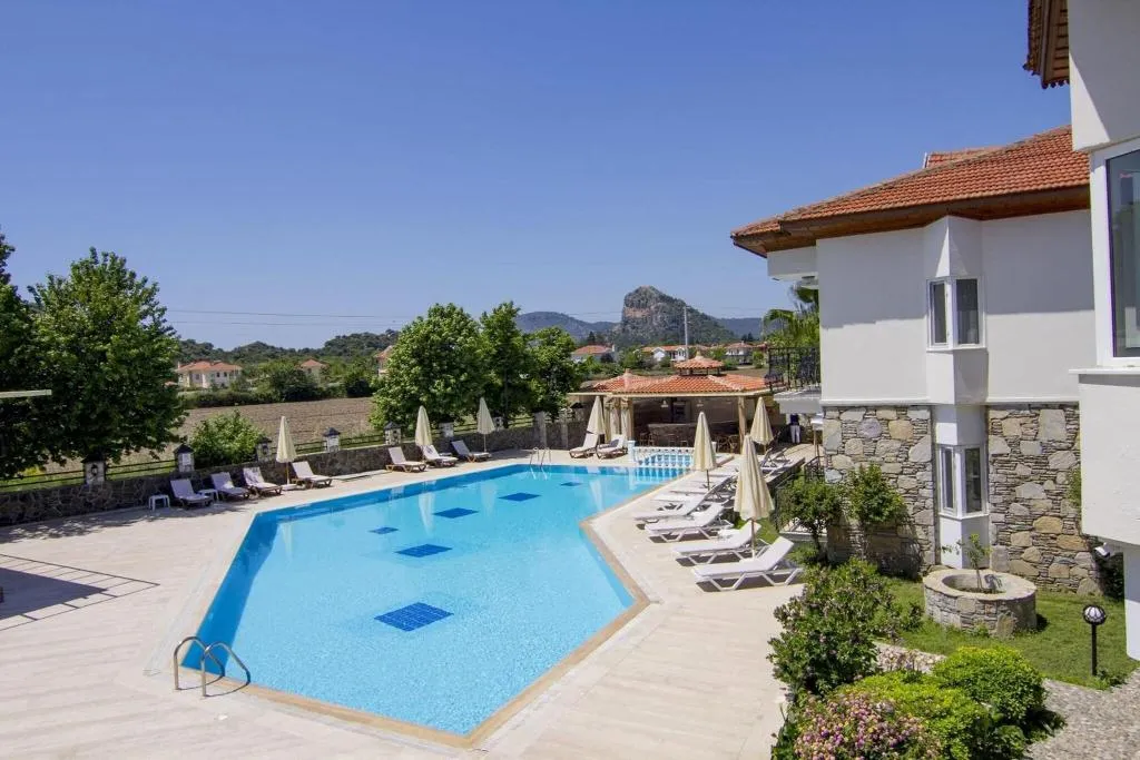 Pool, Basar, Dalaman