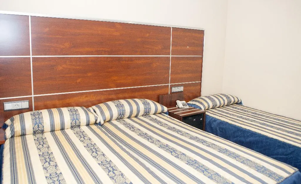 TRIPLE STANDARD Room, Castilla Guerrero, Costa Del Sol