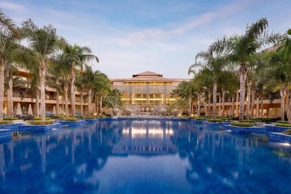 Pool, Dusit Thani LakeView Cairo, Cairo