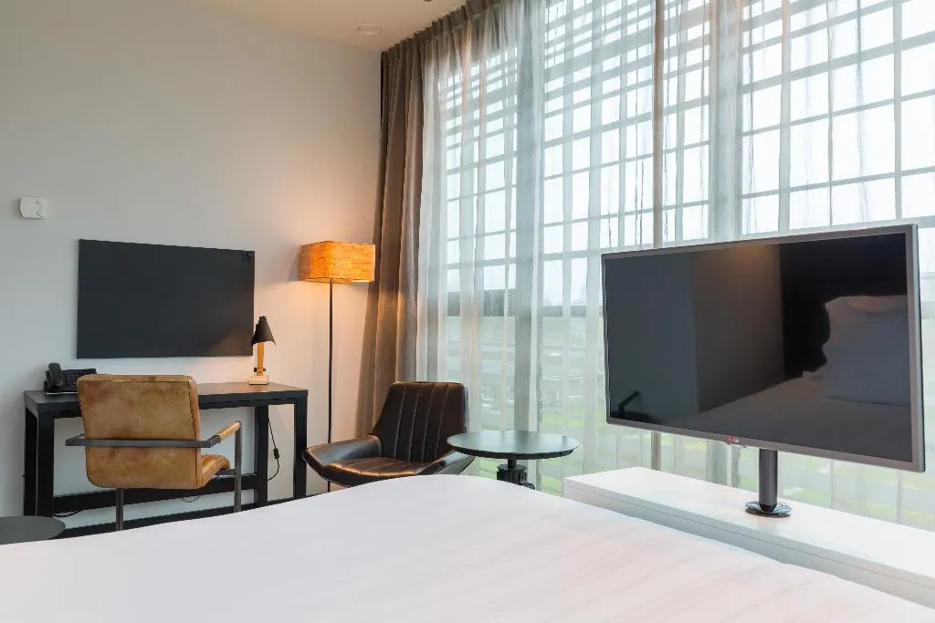 DOUBLE DELUXE Room, Leonardo Hotel Groningen Stadspark, Amsterdam