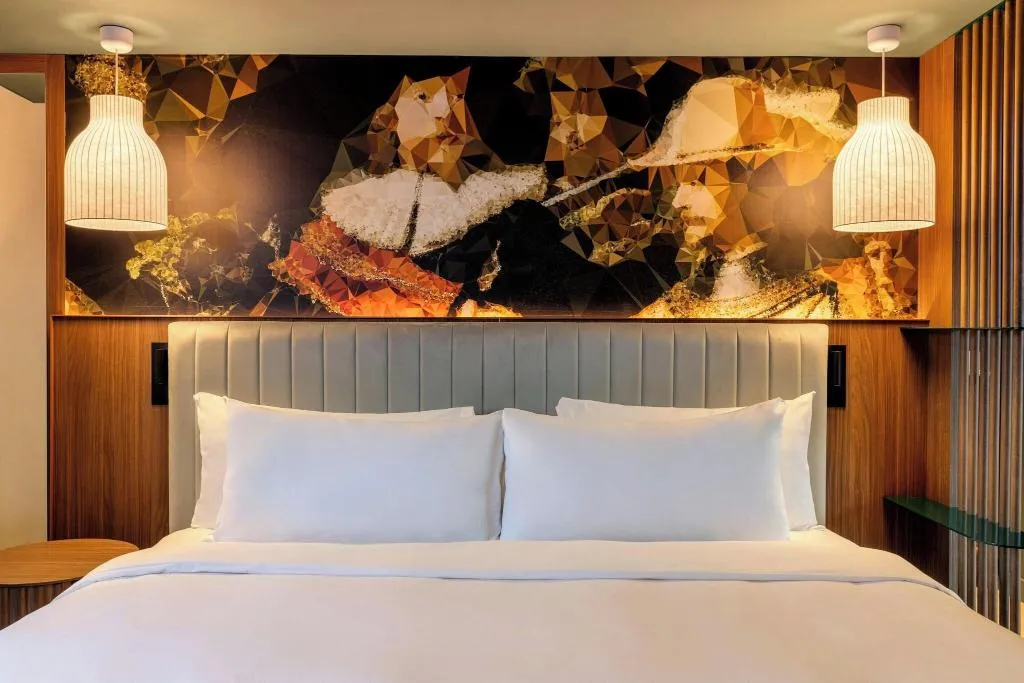 JUNIOR SUITE KING SIZE BED Room, Renaissance Amsterdam Hotel, Amsterdam