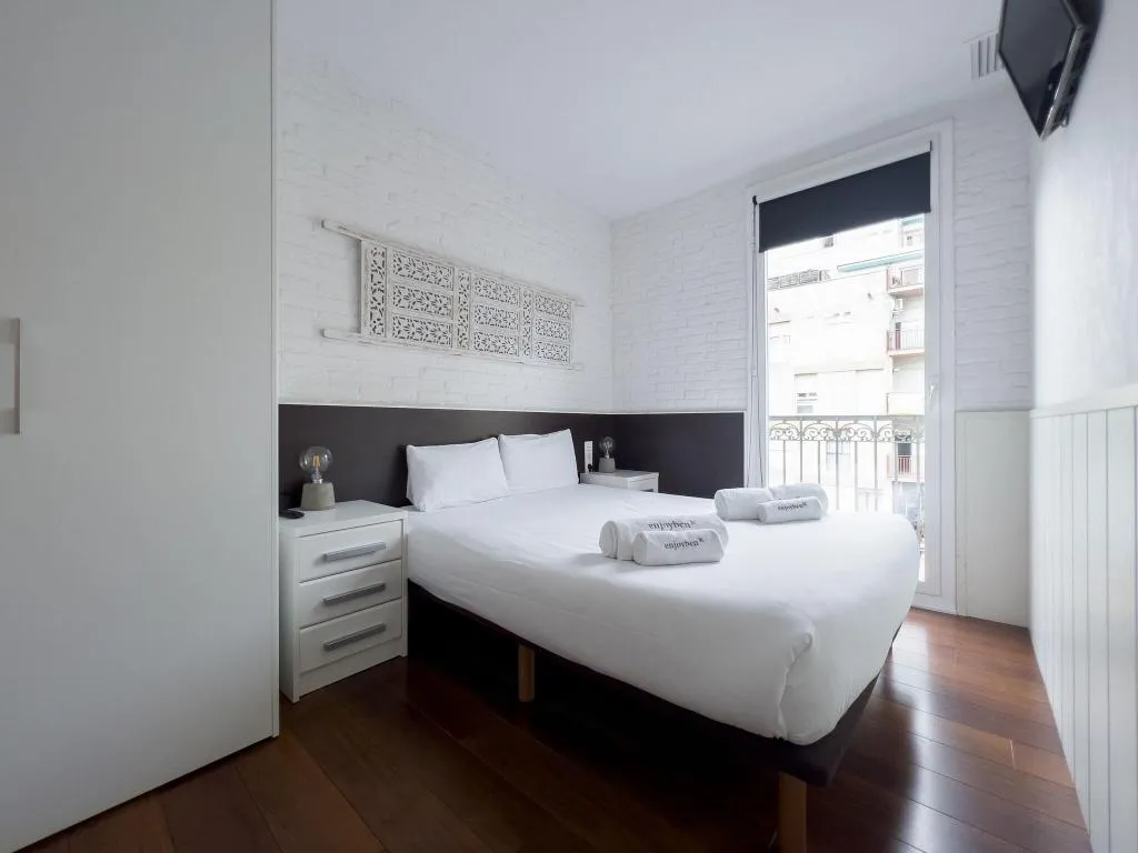 APARTMENT SUPERIOR CITY VIEW Room, Enjoybcn Gaudi Apartments, Barcelona