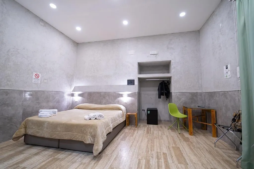 DOUBLE CLASSIC Room, P.c Boutique La Loggia, Naples