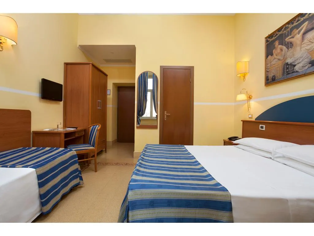 TRIPLE STANDARD Room, Hotel Kennedy, Rome
