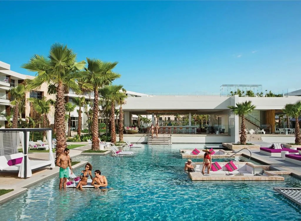 Pool, Breathless Riviera Cancun Resort and Spa, Cancun Area