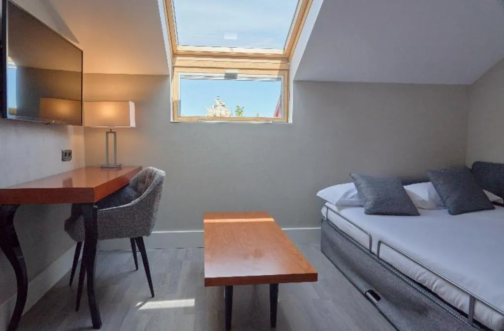 Double or Twin STANDARD Room, Puerta de Toledo, Madrid