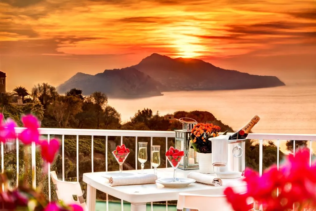 Double or Twin SEA VIEW WITH TERRACE Room, Gocce Di Capri  Residence, Naples