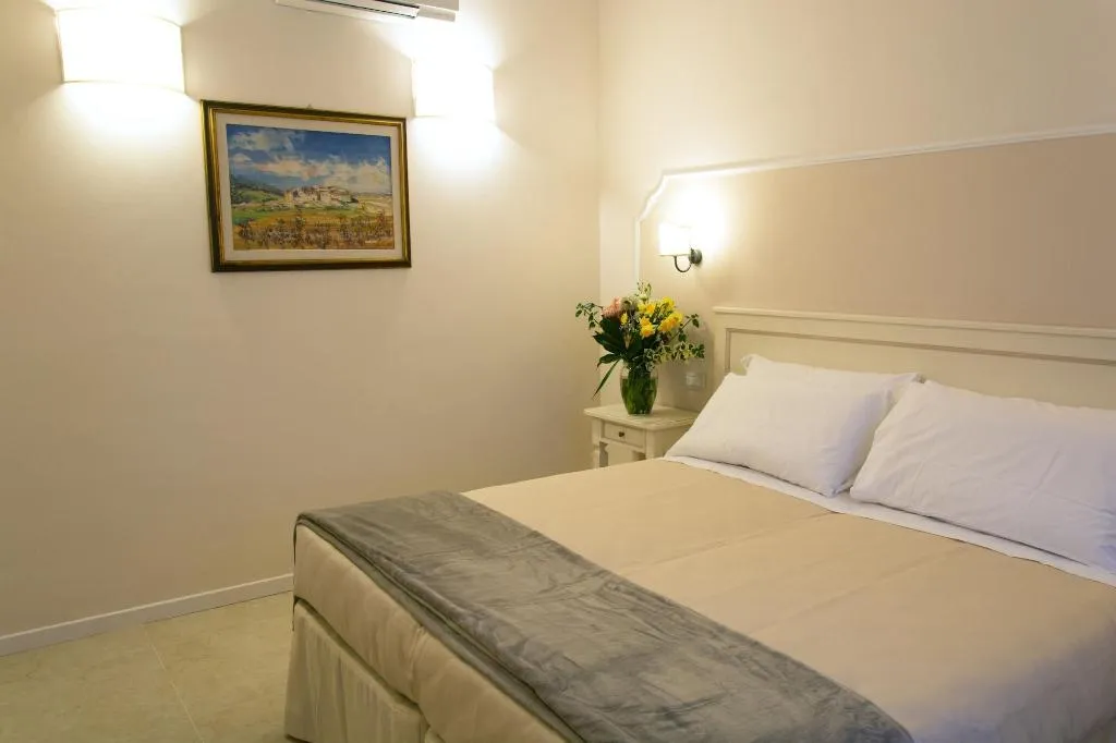 Room, Dimora Salviati, Florence