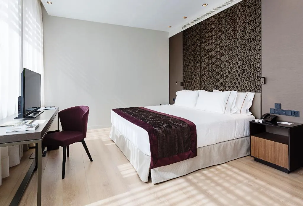 DOUBLE DELUXE Room, Eurostars Torre Sevilla, Seville