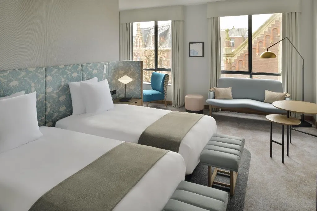 TWIN CLASSIC Room, Movenpick Hotel The Hague, Amsterdam
