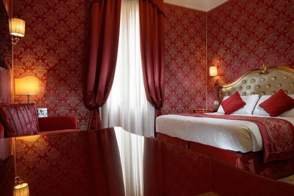 QUADRUPLE STANDARD Room, Canaletto, Venice